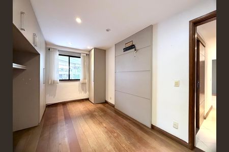 Apartamento à venda com 117m², 3 quartos e 2 vagasSuíte
