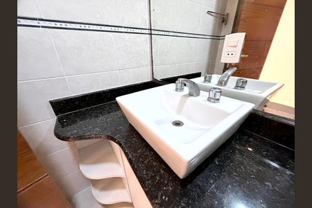 Apartamento à venda com 117m², 3 quartos e 2 vagasBanheiro social