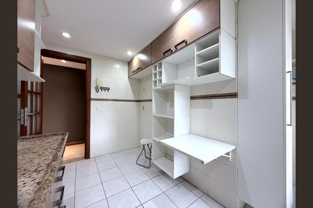 Apartamento à venda com 117m², 3 quartos e 2 vagasCozinha