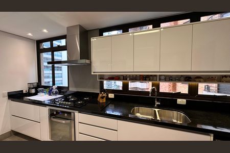 Apartamento à venda com 200m², 4 quartos e 3 vagas