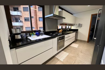 Apartamento à venda com 200m², 4 quartos e 3 vagas
