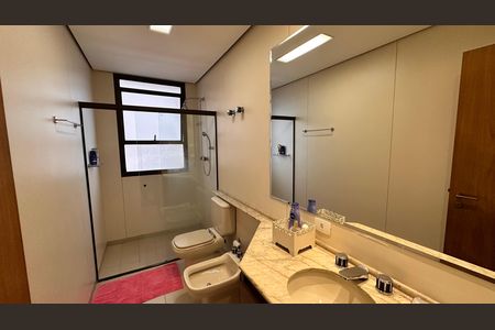 Apartamento à venda com 200m², 4 quartos e 3 vagas