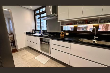Apartamento à venda com 200m², 4 quartos e 3 vagas