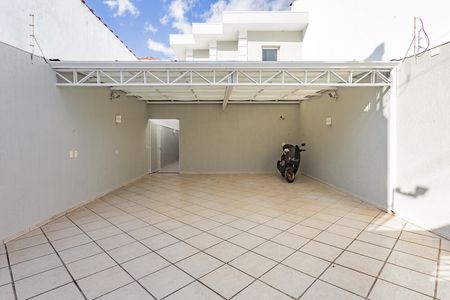 Garagem de casa à venda com 3 quartos, 255m² em Vila Brasilio Machado, São Paulo