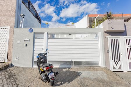 Fachada de casa à venda com 3 quartos, 255m² em Vila Brasilio Machado, São Paulo