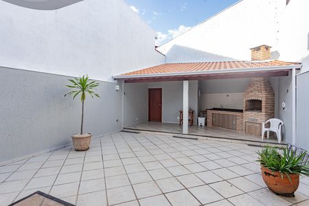 Quintal de casa à venda com 3 quartos, 255m² em Vila Brasilio Machado, São Paulo