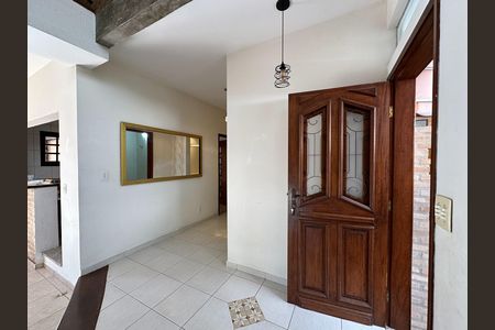 Sala de casa de condomínio para alugar com 3 quartos, 350m² em Zona Preferencial 01 - Zap 1, Jacareí