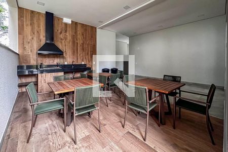 Apartamento à venda com 165m², 3 quartos e 3 vagas Apartamento à venda com 165m², 3 quartos e 3 vagasÁrea comum - Churrasqueira