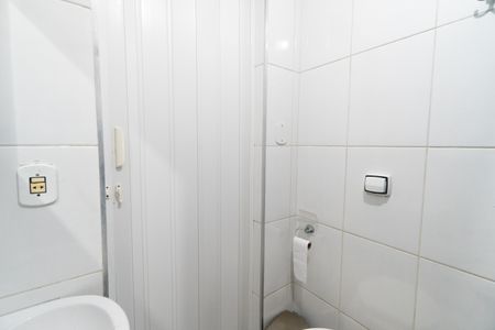 Casa para alugar com 60m², 2 quartos e 1 vaga Casa para alugar com 60m², 2 quartos e 1 vagaBanheiro
