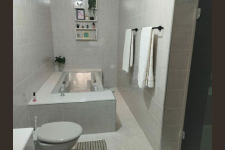 Casa à venda com 180m², 4 quartos e 2 vagas