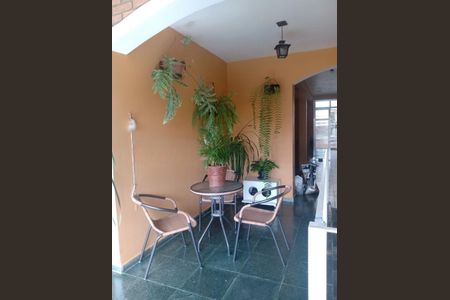 Casa à venda com 180m², 4 quartos e 2 vagas