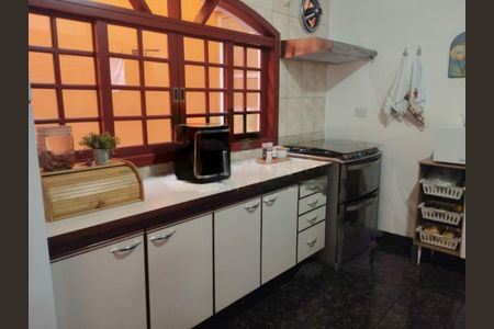 Casa à venda com 180m², 4 quartos e 2 vagas