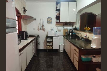 Casa à venda com 180m², 4 quartos e 2 vagas