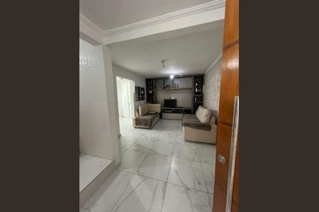 Casa à venda com 4 quartos, 150m² em Jardim Itatiaia, São Paulo