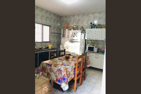 Casa à venda com 200m², 4 quartos e 2 vagas