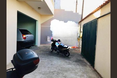 Casa à venda com 200m², 4 quartos e 2 vagas