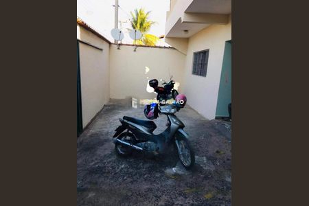 Casa à venda com 200m², 4 quartos e 2 vagas
