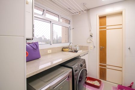 Apartamento à venda com 155m², 3 quartos e 3 vagas Apartamento à venda com 155m², 3 quartos e 3 vagasÁrea de Serviço