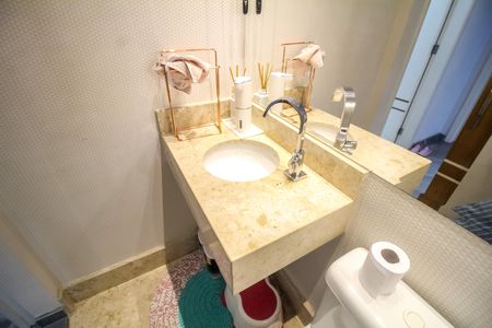 Apartamento à venda com 155m², 3 quartos e 3 vagas Apartamento à venda com 155m², 3 quartos e 3 vagasLavabo
