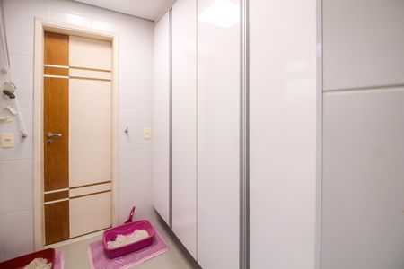 Apartamento à venda com 155m², 3 quartos e 3 vagas Apartamento à venda com 155m², 3 quartos e 3 vagasÁrea de Serviço