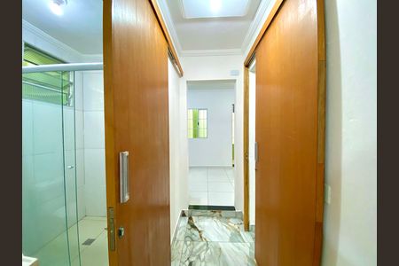 Casa para alugar com 75m², 3 quartos e sem vaga Casa para alugar com 75m², 3 quartos e sem vagaCorredor interno