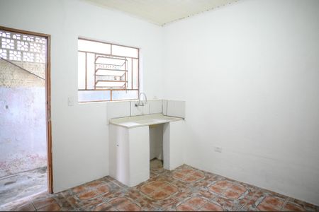 Sala/Cozinha de casa para alugar com 1 quarto, 32m² em Vila Brasilina, São Paulo