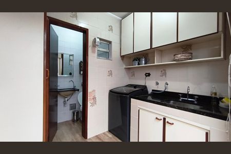 Área de Serviõ de casa à venda com 5 quartos, 220m² em Cambuci, São Paulo