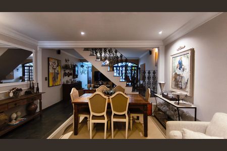 Sala de casa à venda com 5 quartos, 220m² em Cambuci, São Paulo