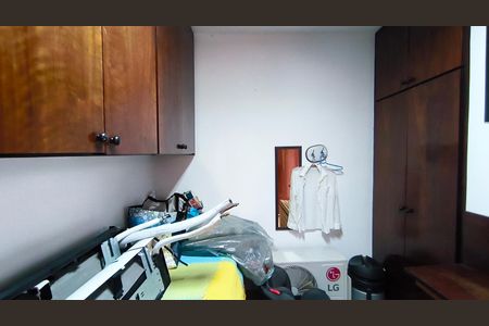 Casa à venda com 220m², 5 quartos e 2 vagas Casa à venda com 220m², 5 quartos e 2 vagasQuarto da Edícula