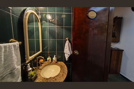 Casa à venda com 220m², 5 quartos e 2 vagas Casa à venda com 220m², 5 quartos e 2 vagasLavabo