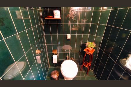 Casa à venda com 220m², 5 quartos e 2 vagas Casa à venda com 220m², 5 quartos e 2 vagasLavabo