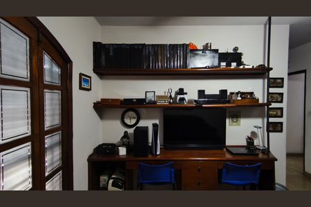 Casa à venda com 220m², 5 quartos e 2 vagas Casa à venda com 220m², 5 quartos e 2 vagasSuíte 1