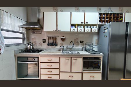 Casa à venda com 220m², 5 quartos e 2 vagas Casa à venda com 220m², 5 quartos e 2 vagasCozinha