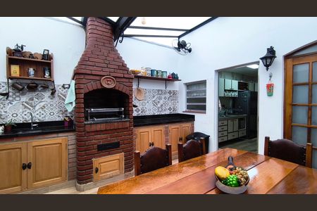 Casa à venda com 220m², 5 quartos e 2 vagas Casa à venda com 220m², 5 quartos e 2 vagasÁrea Gourmet