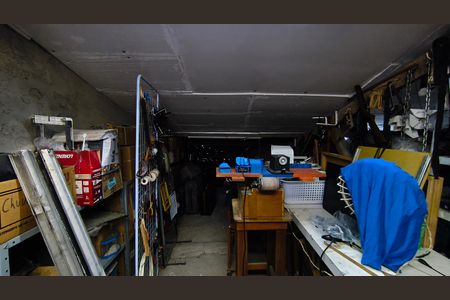 Casa à venda com 220m², 5 quartos e 2 vagas Casa à venda com 220m², 5 quartos e 2 vagasOficina Sótão