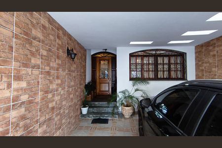 Garagem de casa à venda com 5 quartos, 220m² em Cambuci, São Paulo