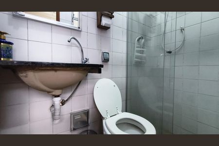 Casa à venda com 220m², 5 quartos e 2 vagas Casa à venda com 220m², 5 quartos e 2 vagasBanheiro da Edícula