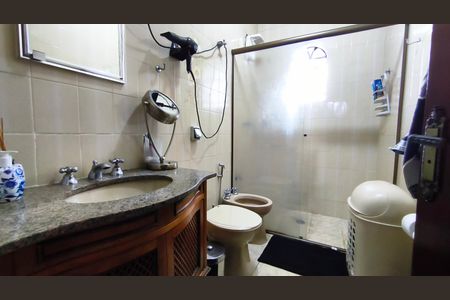 Casa à venda com 220m², 5 quartos e 2 vagas Casa à venda com 220m², 5 quartos e 2 vagasBanheiro da Suíte 1