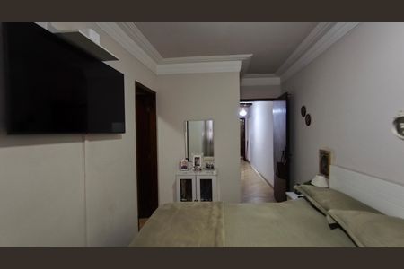 Casa à venda com 220m², 5 quartos e 2 vagas Casa à venda com 220m², 5 quartos e 2 vagasSuíte 3