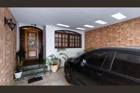 Garagem de casa à venda com 5 quartos, 220m² em Cambuci, São Paulo