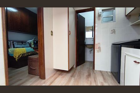 Casa à venda com 220m², 5 quartos e 2 vagas Casa à venda com 220m², 5 quartos e 2 vagasÁrea de Serviõ