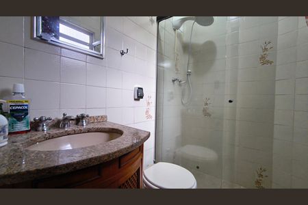 Casa à venda com 220m², 5 quartos e 2 vagas Casa à venda com 220m², 5 quartos e 2 vagasBanheiro da Suíte 2