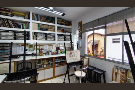 Casa à venda com 220m², 5 quartos e 2 vagas Casa à venda com 220m², 5 quartos e 2 vagasAtelie da Edícula