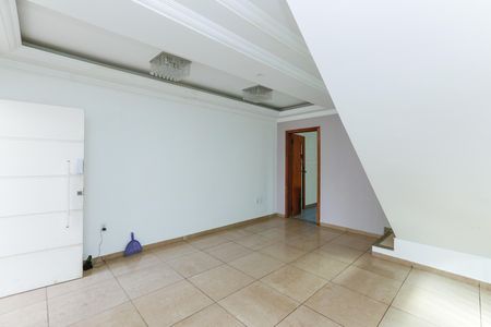 Casa para alugar com 275m², 2 quartos e 3 vagas Casa para alugar com 275m², 2 quartos e 3 vagasSala