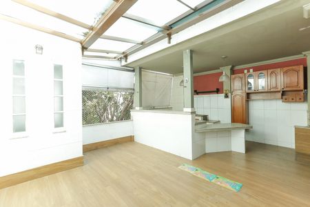 Casa para alugar com 275m², 2 quartos e 3 vagas Casa para alugar com 275m², 2 quartos e 3 vagasCopa