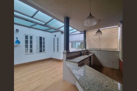 Casa para alugar com 275m², 3 quartos e 3 vagas Casa para alugar com 275m², 3 quartos e 3 vagasCozinha