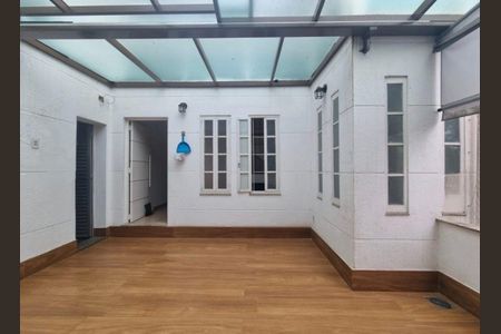 Casa para alugar com 275m², 3 quartos e 3 vagas Casa para alugar com 275m², 3 quartos e 3 vagasSala