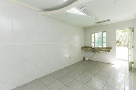 Casa para alugar com 275m², 2 quartos e 3 vagas Casa para alugar com 275m², 2 quartos e 3 vagascozinha 2