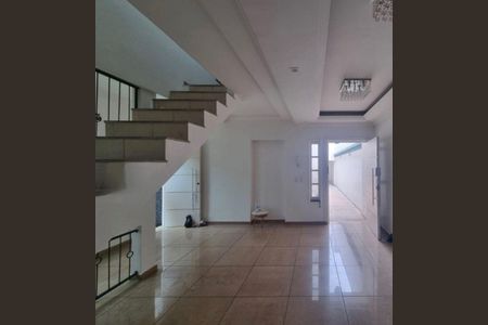 Casa para alugar com 275m², 3 quartos e 3 vagas Casa para alugar com 275m², 3 quartos e 3 vagasSala