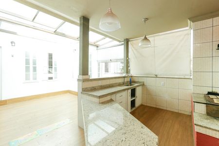 Casa para alugar com 275m², 2 quartos e 3 vagas Casa para alugar com 275m², 2 quartos e 3 vagasCozinha 1